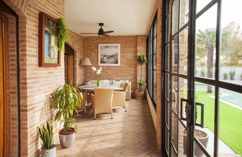 Herencia Villa | La Casa de Enfrente