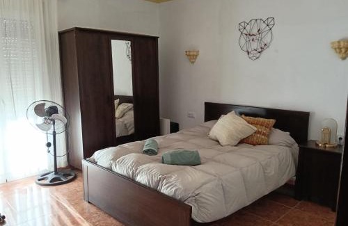Ciudad Universitaria Bed & Breakfast | La casa de Marifé, a 15" de Sevilla y a 30" del aeropuerto