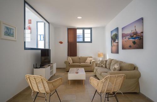 Caleta de Sebo House | La Casa de La Graciosa