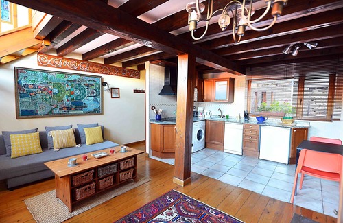 Tudes House | LA Casa DE LAS Chimeneas "espejos"
