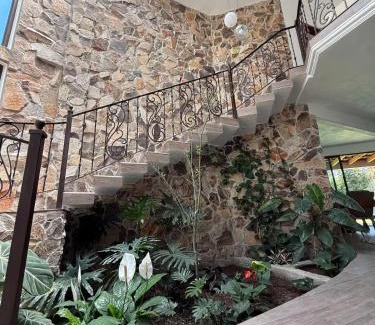 Huehuetoca House | La Casa de las Flores