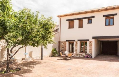 Nava de la Asuncion House | La Casa de los Dos Rubios