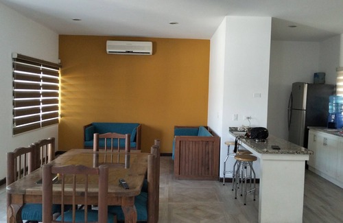 Colina del Sol House | La casa de Luca