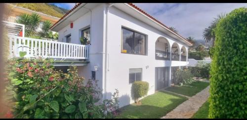 Las Cuevas House | La Casa de Lucy & Karin