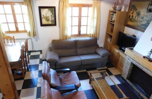 Castiello de Jaca House | La Casa De Luis