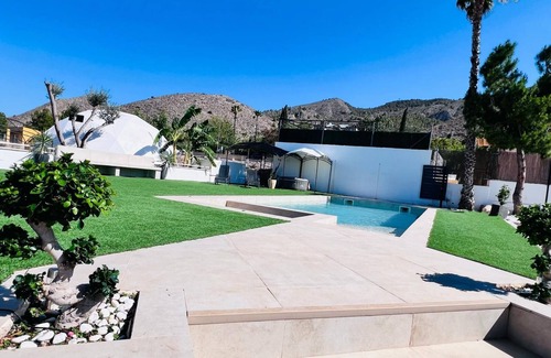 Orihuela Ski Chalet | La Casa de Madera de Villafátima