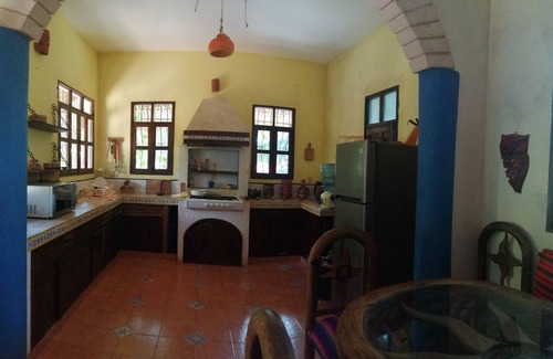Piste House | La casa de piedra y colores
