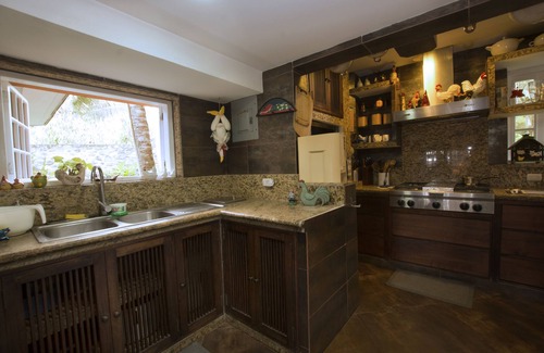 Curia House | La Casa de Pio Pio
