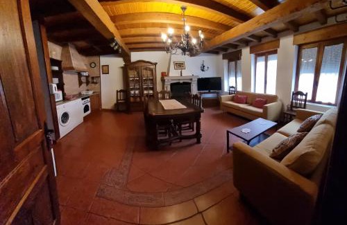 El Barraco House | La Casa de Tio Claudio