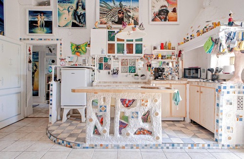 Vada Apartment | 'La Casa Degli Artisti' near the Beach with Private Garden & A/C