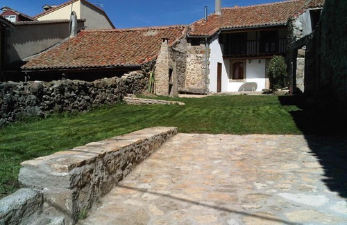 Hoyos del Espino House | La Casa del Abuelo