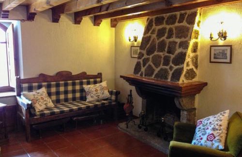 Hoyos del Espino House | La Casa del Abuelo