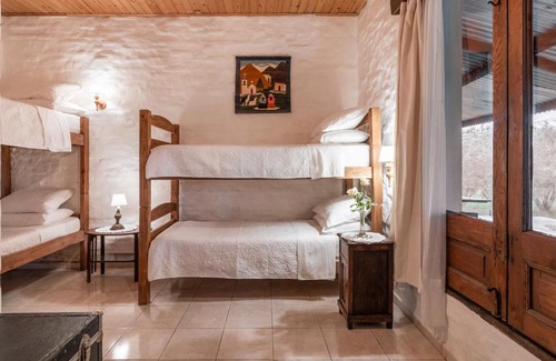 Carmelo House | La Casa del Bosque Carmelo