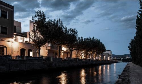Roquetes House | La Casa del Canal
