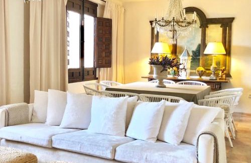 Cuevas Bajas House | La Casa del Jabonero