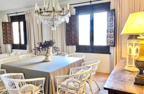 Cuevas Bajas House | La Casa del Jabonero