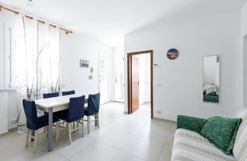 Lido Adriano Apartment | La Casa Del Mare Private Parking And WiFi