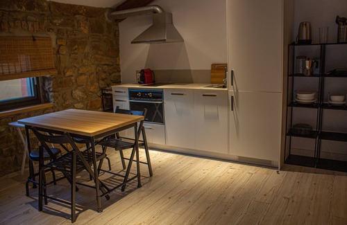 Balaguer Apartment | La Casa Del Miracle. 1 bedroom penthouse.
