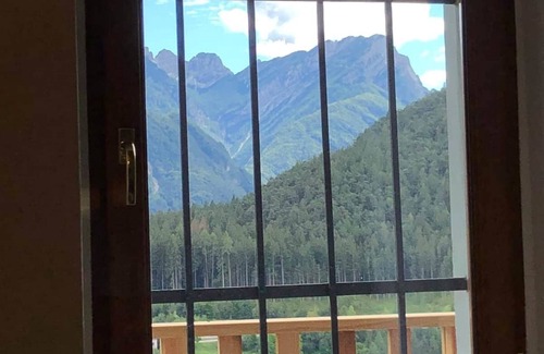 Pieve di Cadore House | LA Casa del Noce, Immersa nel Verde Delle Dolomiti