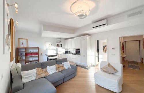 Legnano Apartment | La Casa Del Pittore -Centro Storico-