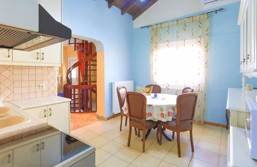 Kassiopi Apartment | La Casa Del Postino: A/C, Wi Fi, near beach