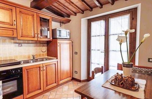 Casamaggiore Villa | La Casa Del Sole - Two Bedroom Villa, Sleeps 6