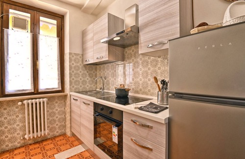 Bogliaco Apartment | La Casa del Vento - Appartamento Montagna by Theater Home