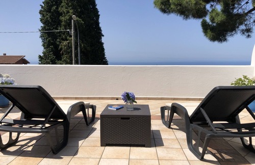 San Roberto House | La casa delle Ortensie Guest House