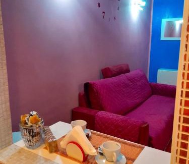 Fiuggi Apartment | LA CASA DI CARTA red