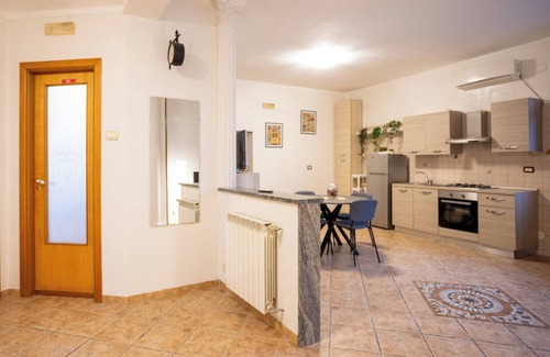 Naples Apartment | La Casa di Daeny - Two Bedroom Apartment, Sleeps 3
