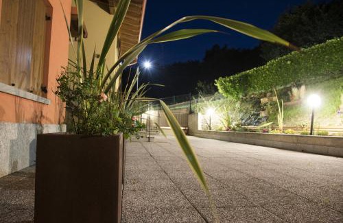 Solto Collina House | La Casa di Emy