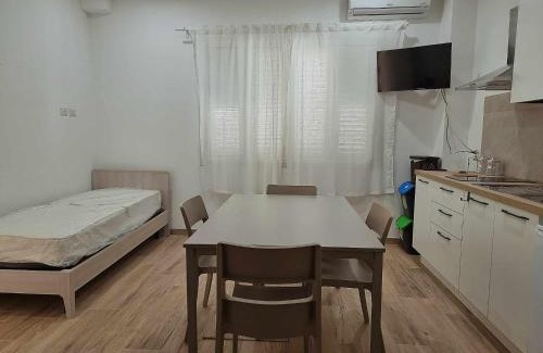 Tre Fontane House | La casa di Enzo