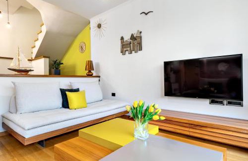 Platanias Town House | La Casa Di Fiori Stylish Holiday Home