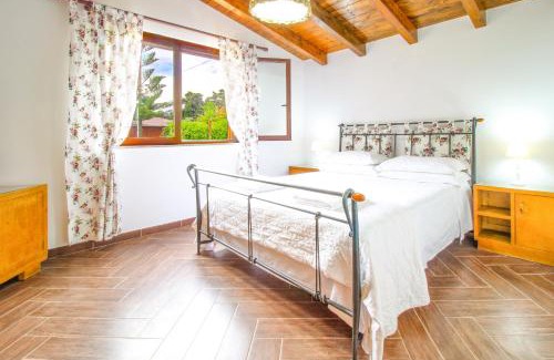 Torrenova House | La Casa di Lina - Capo d'Orlando, casa con ampio giardino