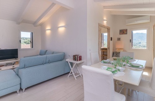 Rudalza Villa | La Casa Di Mirella 4Km From The Beach, Golfo Aranci, Italy