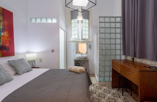El Vedado House | La Casa Flamboyan