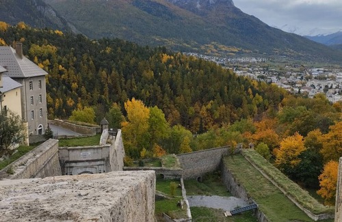 Briancon Apartment | La Casa Gialla: Cosy apartment in the heart of Briançon's historic center