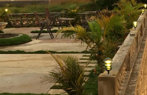 Mirebalais House | LA CASA guest house and bar
