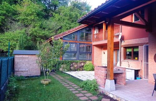 Marron House | La Casa Malvarrosa