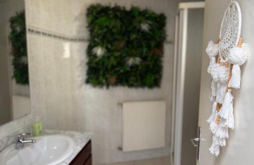 Trignac Apartment | La Casa Mexico - Terrasse & Parking privé