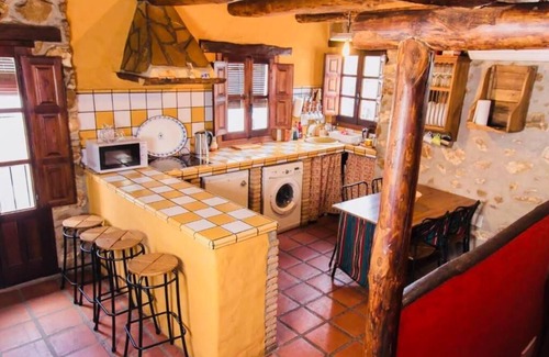 Benaocaz Cottage | La Casa Nazari, cottage with wifi and fireplace.