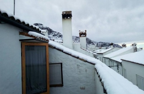 Benaocaz Cottage | La Casa Nazari, cottage with wifi and fireplace.