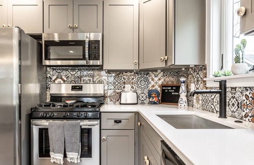 Meridian-Kessler House | La Casa Negra - Spanish Townhome in SoBro