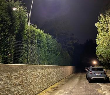 Appiano Gentile Apartment | LA CASA NEL BOSCO, DI MARI