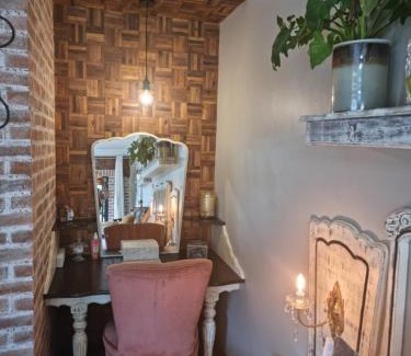 Hillcrest House | La Casa Nostra Villa Rose Garden Carmella