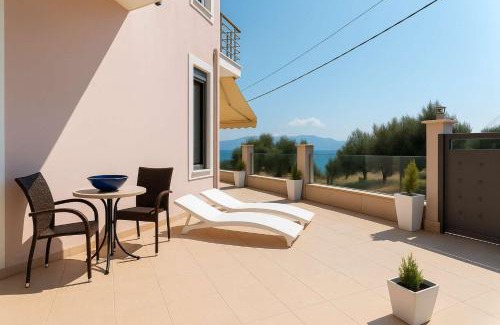 Marathias House | La Casa Rosa Seaside Getaway