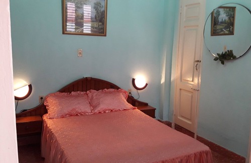 Puerto de Boniato House | La Casa Rosada
