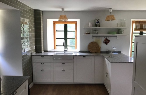Callobre House | La Casa Roxa (1), traditional country house 12 kms. from the Galician coast