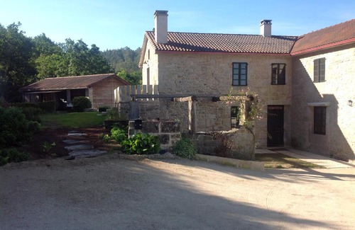 Callobre Apartment | La Casa Roxa, naturaleza en Galicia a 12 kms. del mar