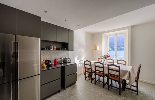 Carate Urio Villa | La Casa - Spacious apartment in historic villa with private lake access
